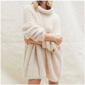 Free People Oasis Tunic Sweater Oversized Cream Fluffy
